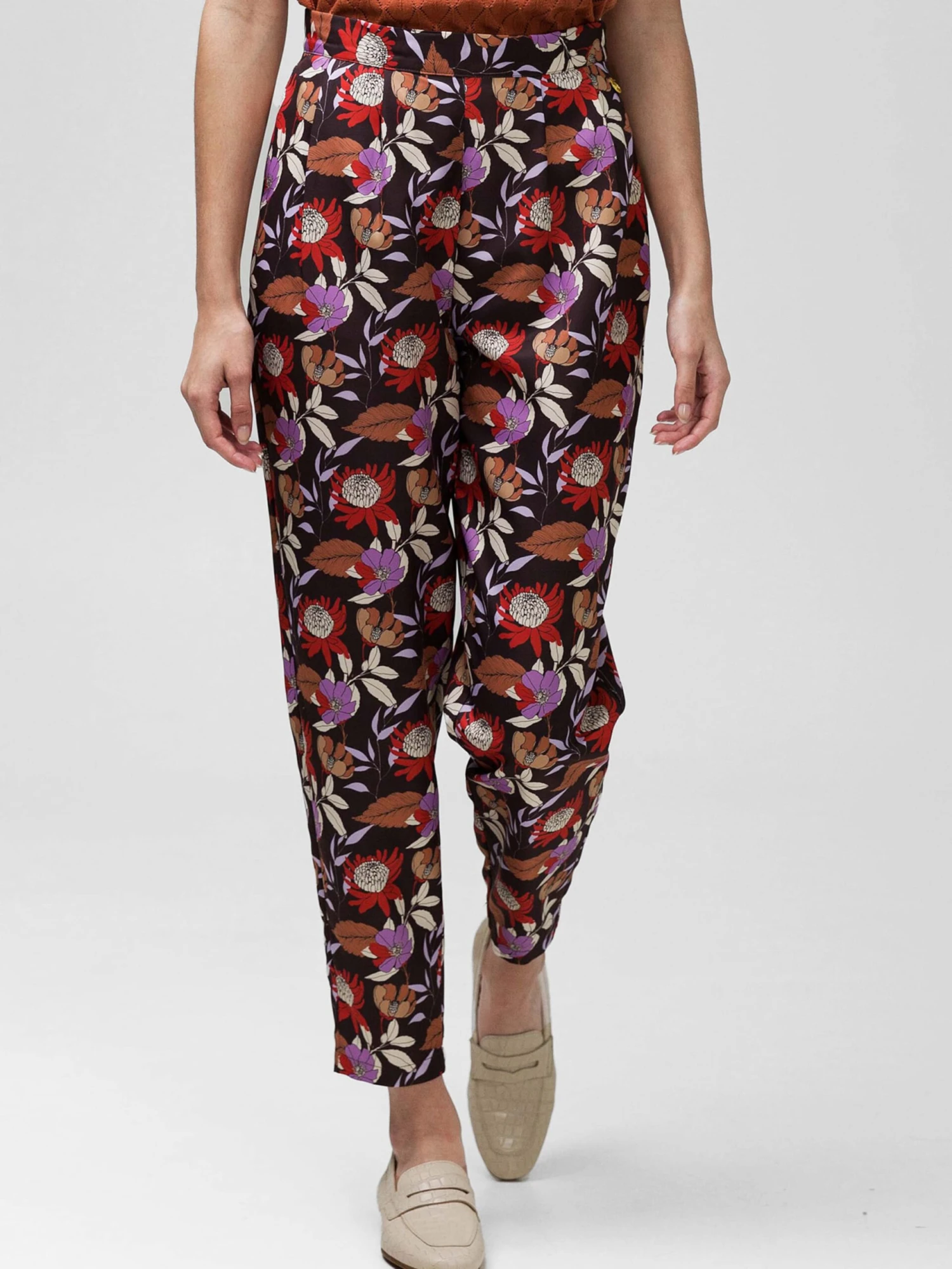 Bandplooibroeken Tapered Bandplooibroek Umi Says Dames Bruin / Chocoladebruin 5 Bandplooibroeken Tapered Bandplooibroek Umi Says Dames Bruin / Chocoladebruin - Afbeelding 3