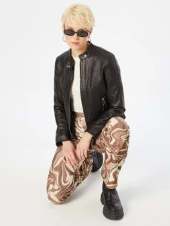 Leren Jassen Tussenjas Silja Dames Zwart 11 Leren Jassen Tussenjas Silja Dames Zwart -Schmuddelwedda Winkel 1685750c585608b74c74222eec306663