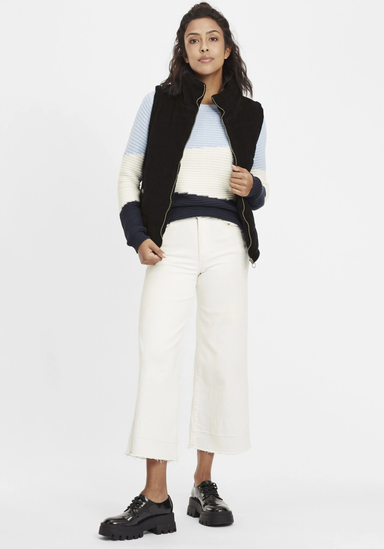 OXMO Bodywarmers Bodywarmer Videma Dames Zwart 5 OXMO Bodywarmers Bodywarmer Videma Dames Zwart - Afbeelding 3