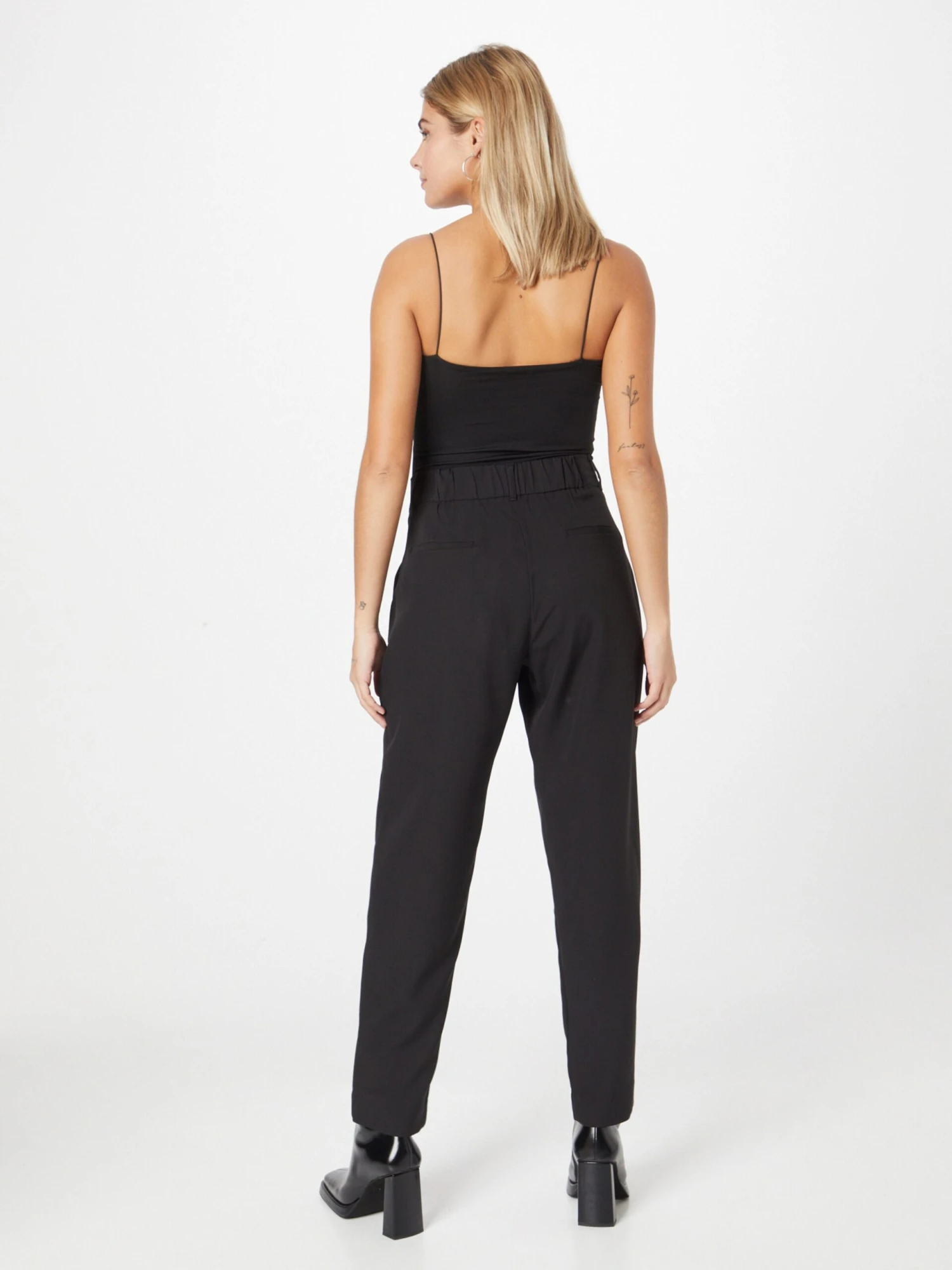 Soyaconcept Bandplooibroeken Loosefit Bandplooibroek SAYA Dames Zwart 6 Soyaconcept Bandplooibroeken Loosefit Bandplooibroek SAYA Dames Zwart - Afbeelding 4