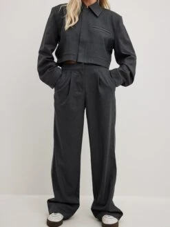 NA-KD Bandplooibroeken Regular Bandplooibroek Dames Grafiet -Schmuddelwedda Winkel 96a784b43771d01760e1b0d869067bbe