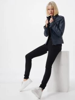 Maze Leren Jassen Tussenjas Ryana Dames Donkerblauw 10 Maze Leren Jassen Tussenjas Ryana Dames Donkerblauw -Schmuddelwedda Winkel c895ce8c574f7351e8c41b1ff44f3ddf