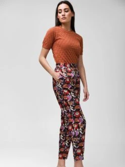 Bandplooibroeken Tapered Bandplooibroek Umi Says Dames Bruin / Chocoladebruin 11 Bandplooibroeken Tapered Bandplooibroek Umi Says Dames Bruin / Chocoladebruin -Schmuddelwedda Winkel d2a9586dddb6d2c38ff164faf1f81e3c