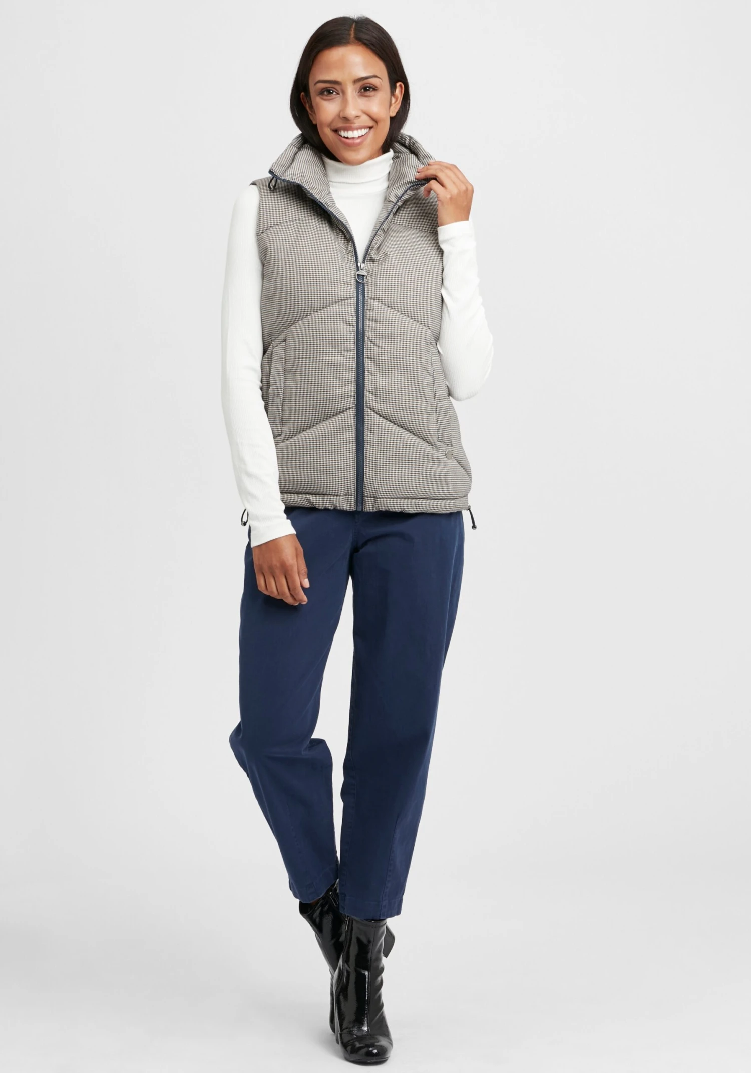 OXMO Bodywarmers Bodywarmer Nennja Dames Beige 5 OXMO Bodywarmers Bodywarmer Nennja Dames Beige - Afbeelding 3