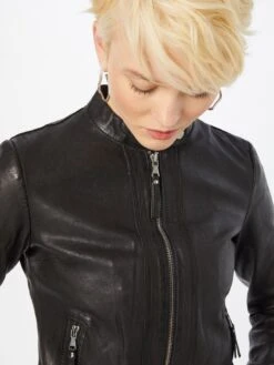 Leren Jassen Tussenjas Silja Dames Zwart 8 Leren Jassen Tussenjas Silja Dames Zwart -Schmuddelwedda Winkel e3b59bba0c82beffa27903c629210622