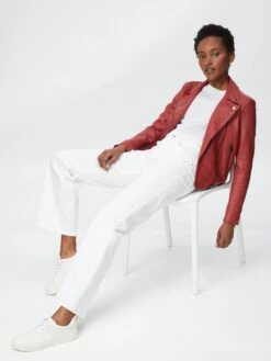 BOSS ORANGE Leren Jassen Tussenjas Saleli Dames Karmijnrood 11 BOSS ORANGE Leren Jassen Tussenjas Saleli Dames Karmijnrood -Schmuddelwedda Winkel ef1d3a1fedab516bdb76279be4030177